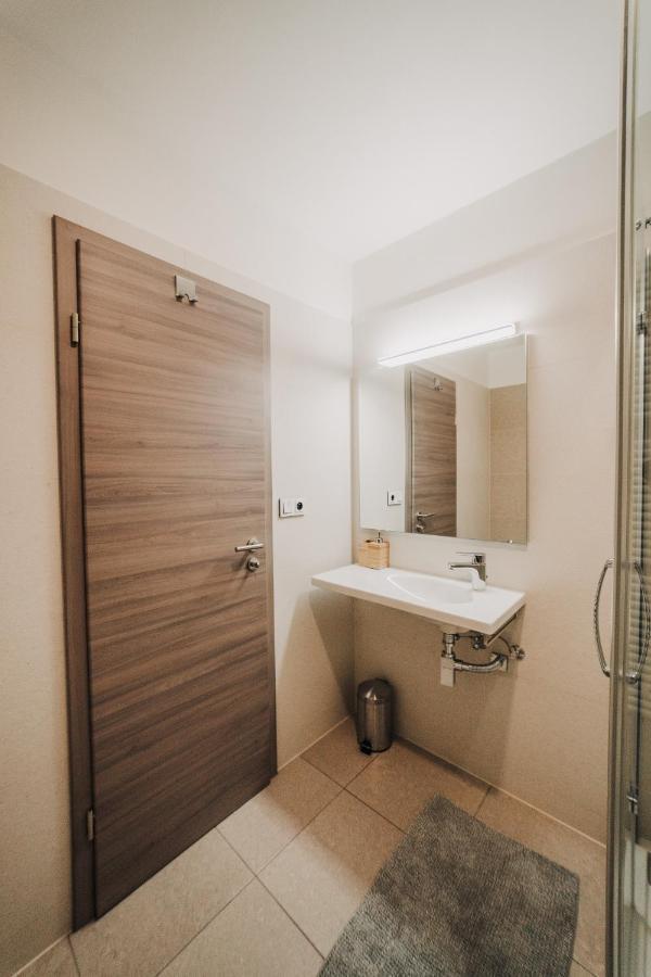 比尔森Beautiful New Studio, 400M From The Square公寓 外观 照片